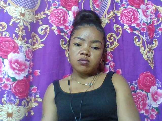 Elyah1a live cam on BongaCams