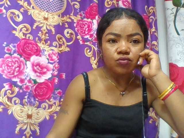 Elyah1a live cam on BongaCams
