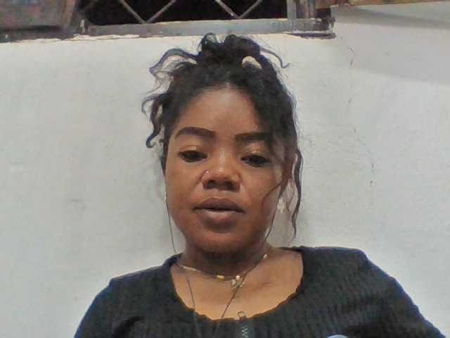Elyah1a live cam on BongaCams