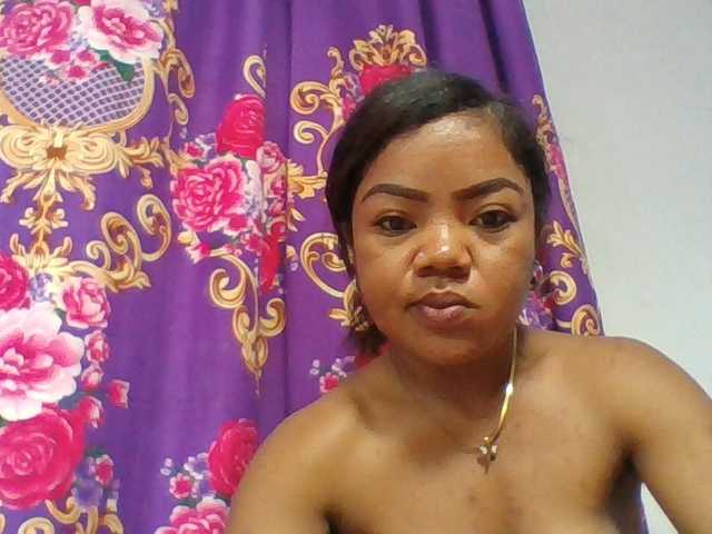 Elyah1a live cam on BongaCams