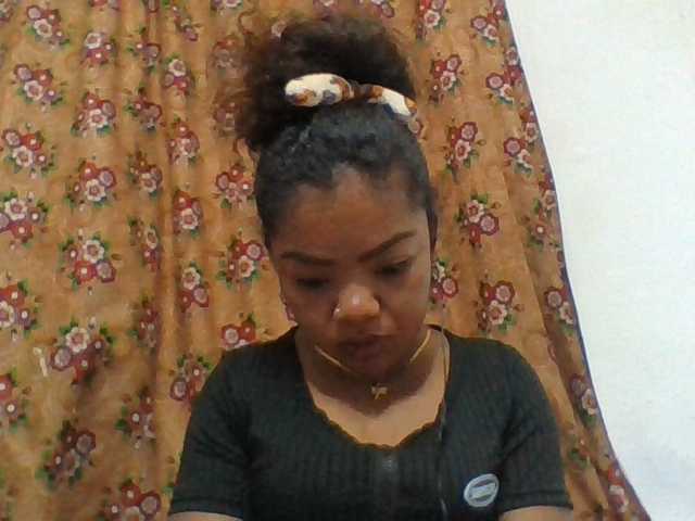 Elyah1a live cam on BongaCams