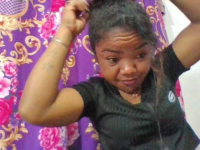 Elyah1a live cam on BongaCams
