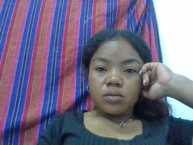 Elyah1a live cam on BongaCams