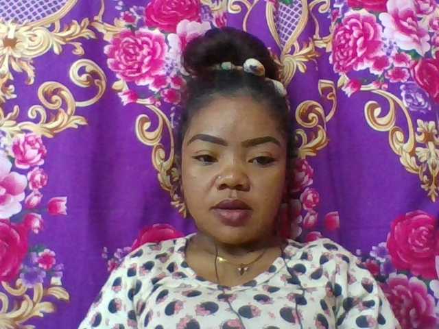 Elyah1a live cam on BongaCams