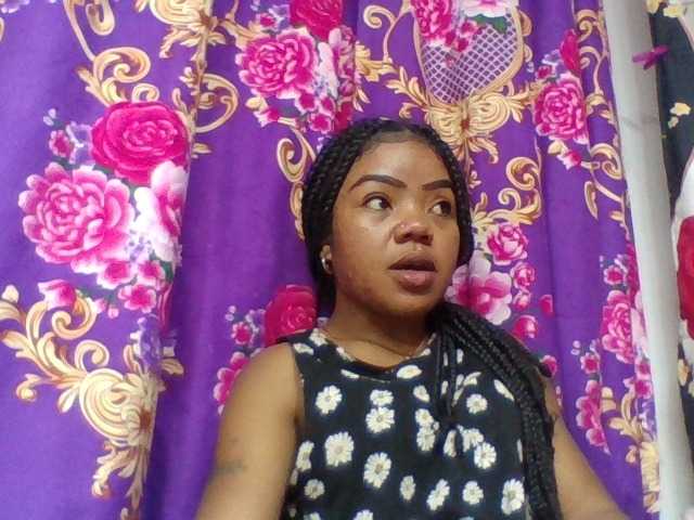 Elyah1a live cam on BongaCams