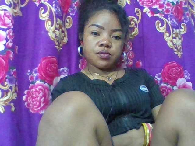 Elyah1a live cam on BongaCams