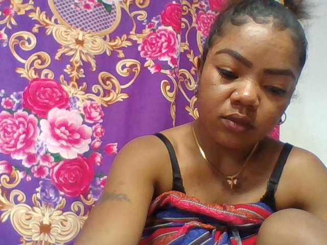 Elyah1a live cam on BongaCams