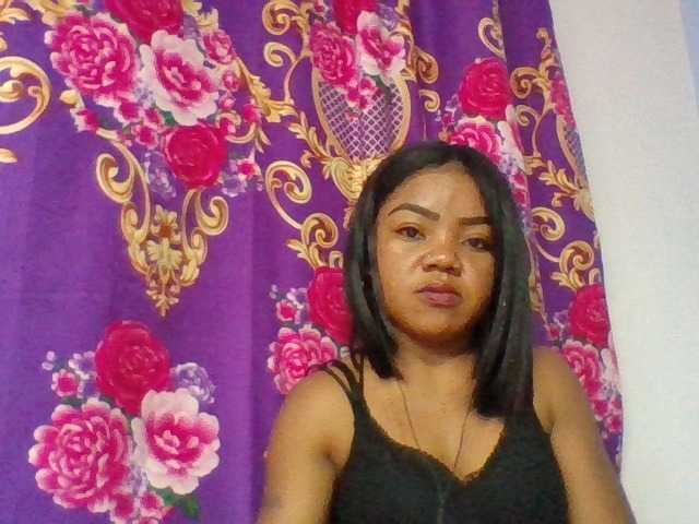 Elyah1a live cam on BongaCams