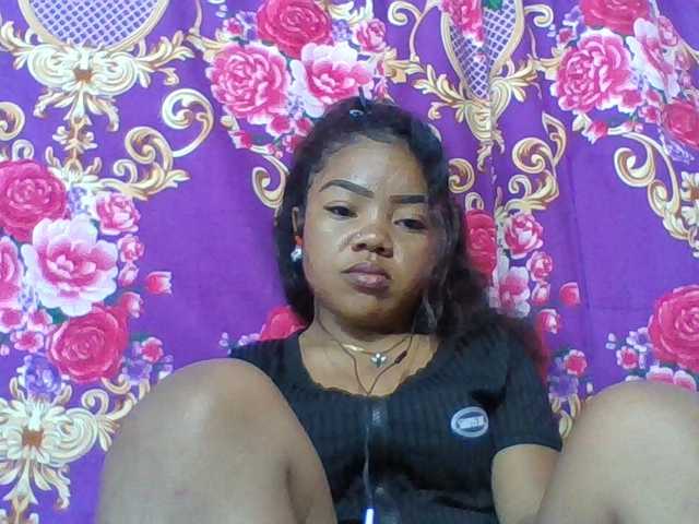 Elyah1a live cam on BongaCams