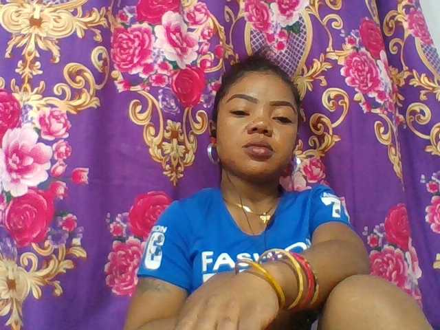 Elyah1a live cam on BongaCams