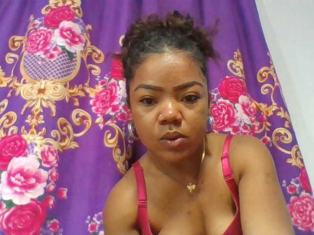 Elyah1a live cam on BongaCams