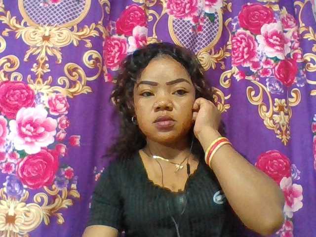 Elyah1a live cam on BongaCams
