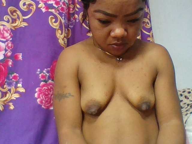 Elyah1a live cam on BongaCams