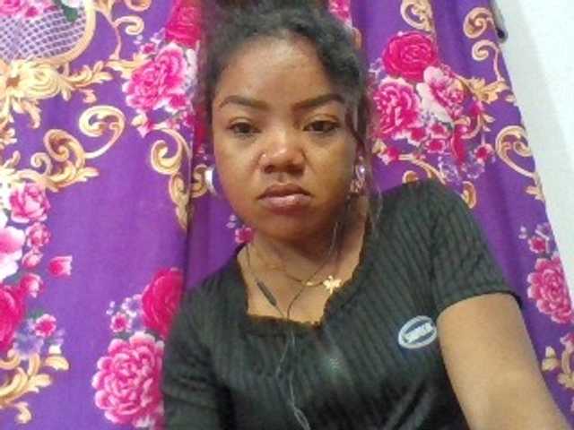 Elyah1a live cam on BongaCams
