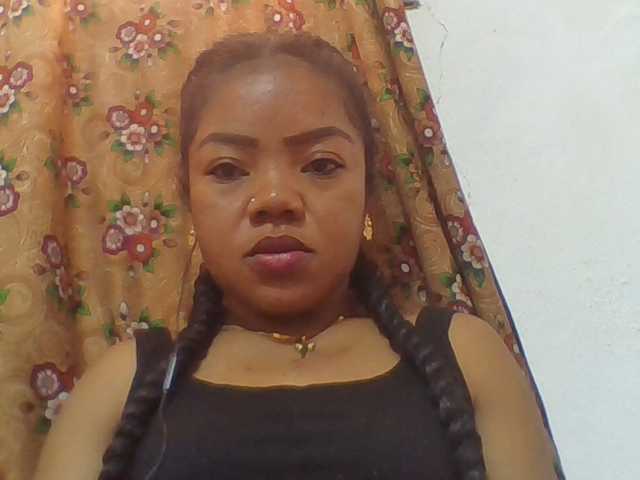 Elyah1a live cam on BongaCams