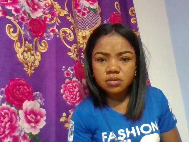 Elyah1a live cam on BongaCams