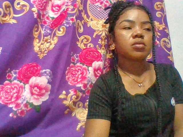 Elyah1a live cam on BongaCams