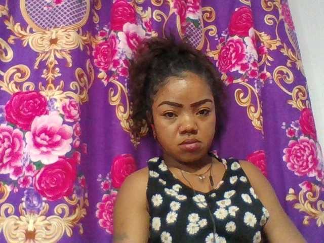 Elyah1a live cam on BongaCams