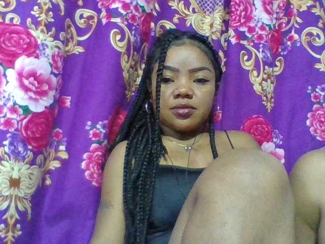 Elyah1a live cam on BongaCams
