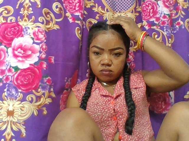 Elyah1a live cam on BongaCams