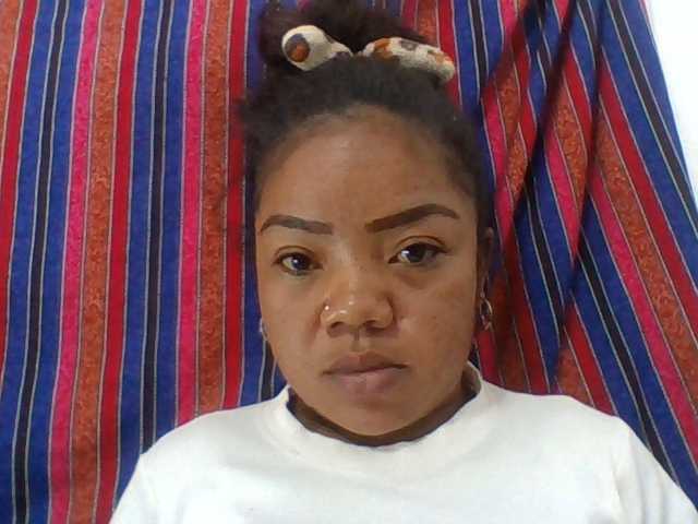 Elyah1a live cam on BongaCams