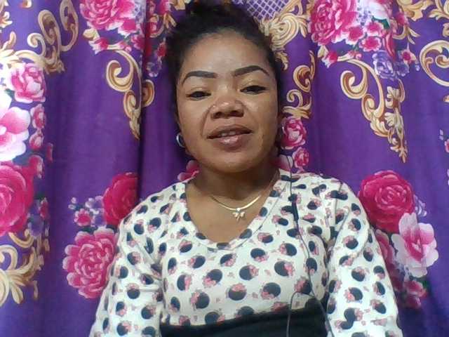 Elyah1a live cam on BongaCams