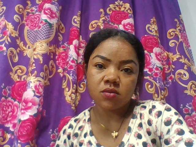 Elyah1a live cam on BongaCams
