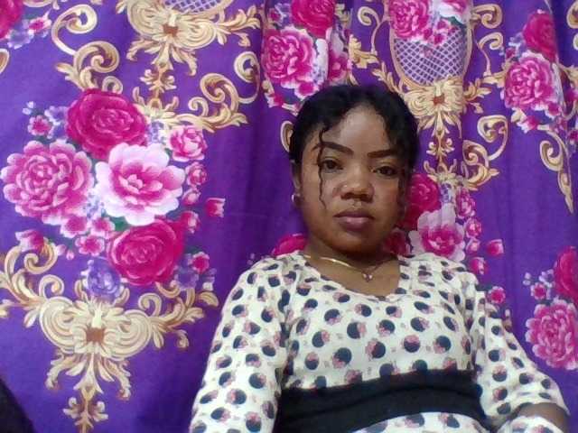 Elyah1a live cam on BongaCams