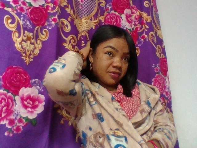 Elyah1a live cam on BongaCams