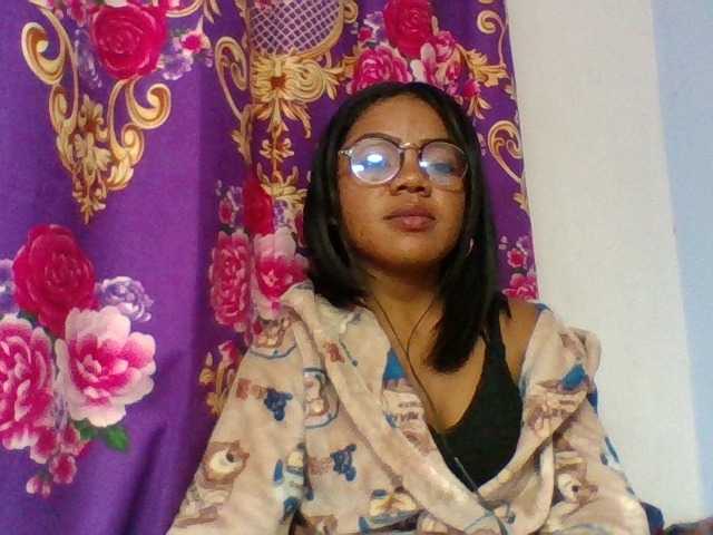 Elyah1a live cam on BongaCams
