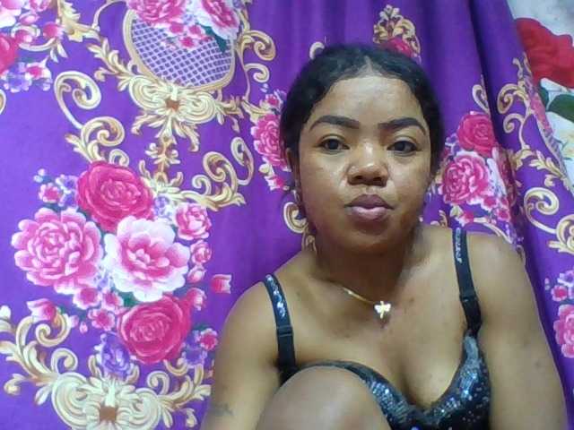 Elyah1a live cam on BongaCams