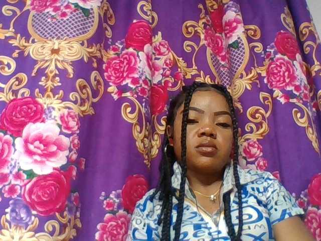 Elyah1a live cam on BongaCams