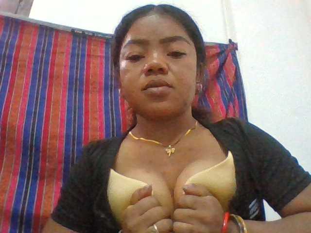 Elyah1a live cam on BongaCams
