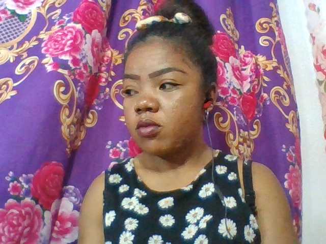Elyah1a live cam on BongaCams