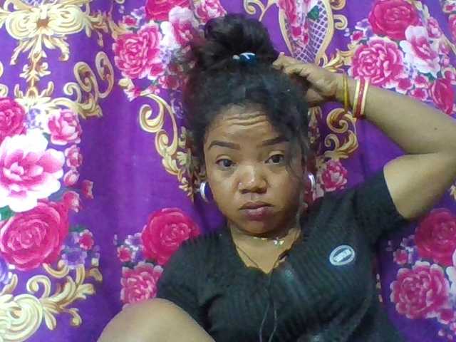 Elyah1a live cam on BongaCams