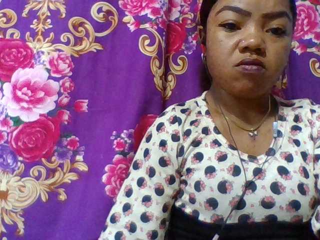 Elyah1a live cam on BongaCams