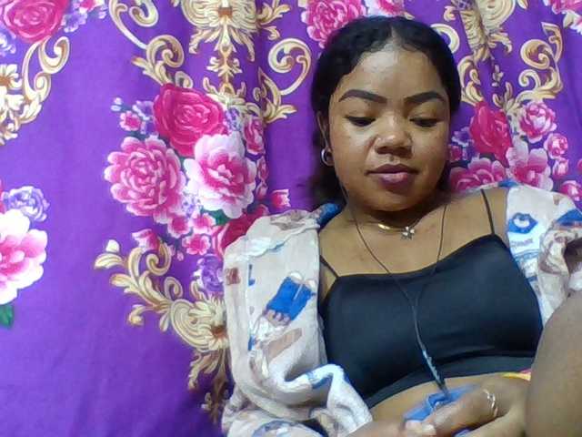 Elyah1a live cam on BongaCams