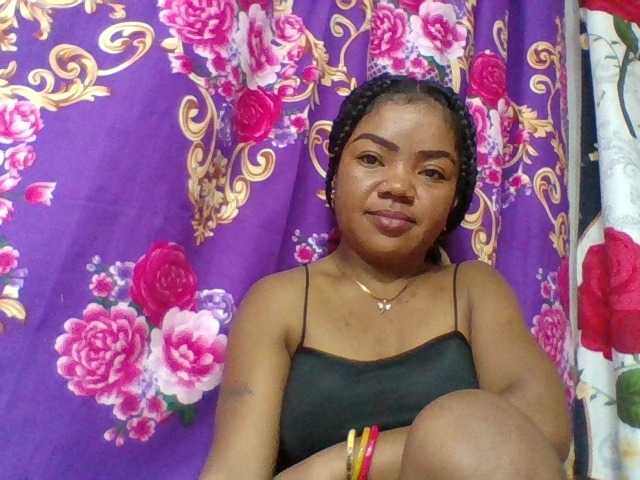 Elyah1a live cam on BongaCams
