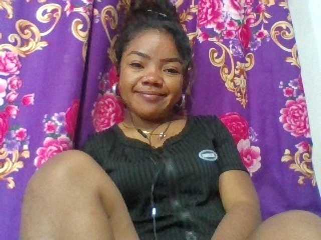 Elyah1a live cam on BongaCams