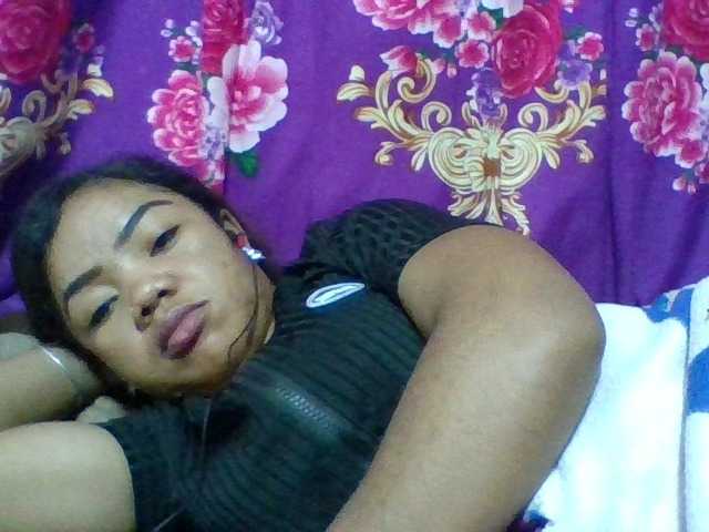 Elyah1a live cam on BongaCams