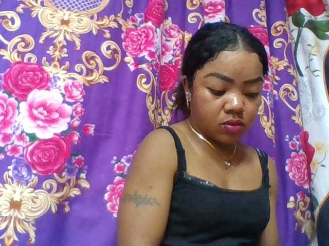 Elyah1a live cam on BongaCams