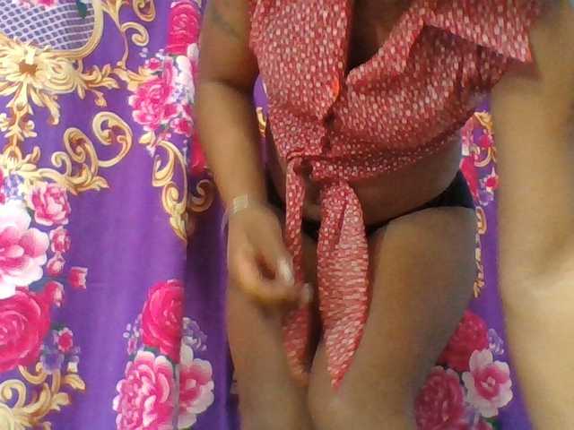 Elyah1a live cam on BongaCams