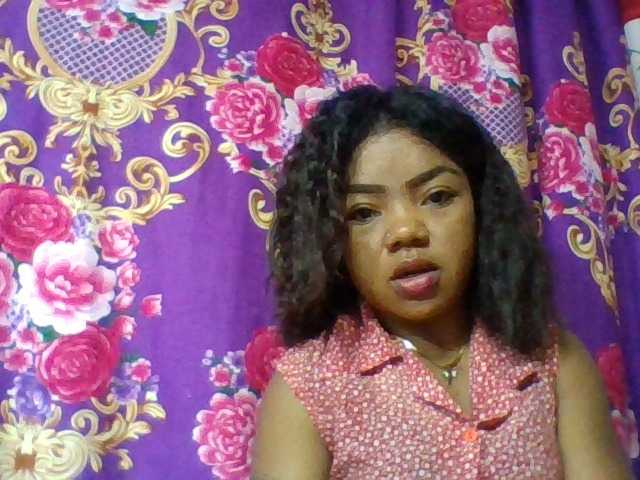 Elyah1a live cam on BongaCams