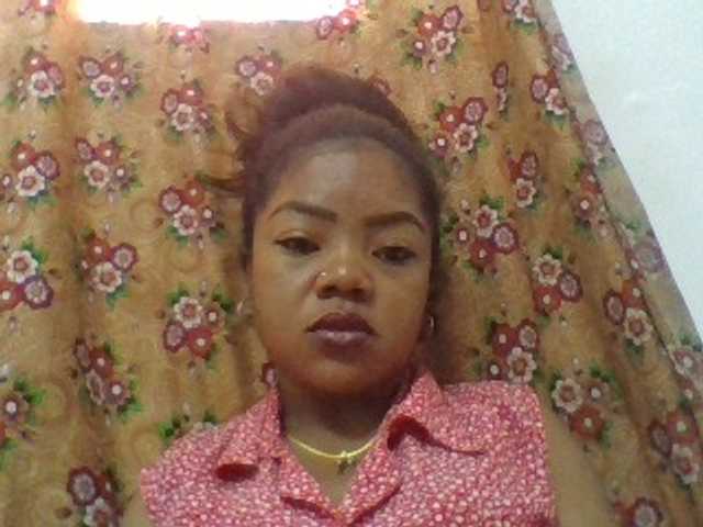 Elyah1a live cam on BongaCams