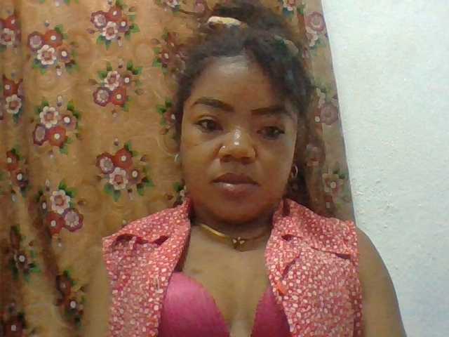 Elyah1a live cam on BongaCams