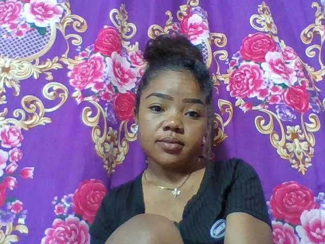 Elyah1a live cam on BongaCams