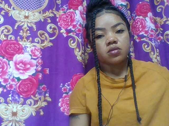 Elyah1a live cam on BongaCams