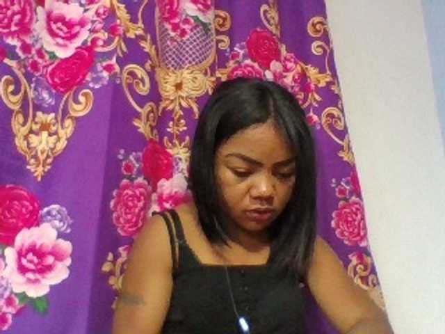 Elyah1a live cam on BongaCams