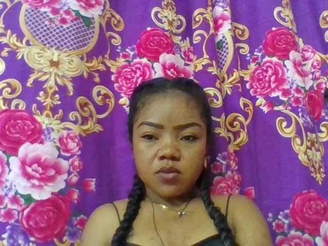 Elyah1a live cam on BongaCams