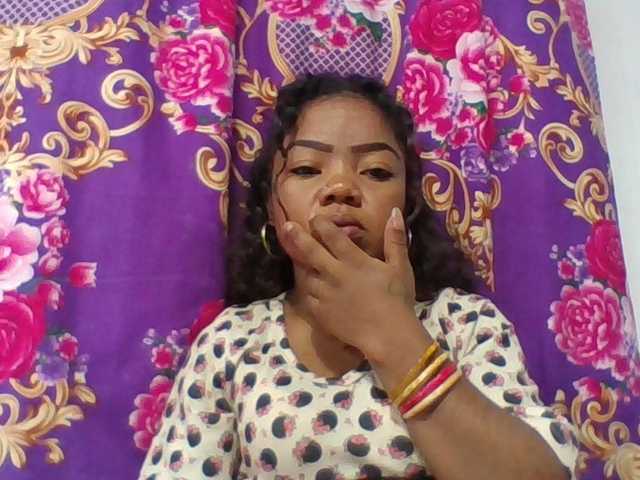 Elyah1a live cam on BongaCams